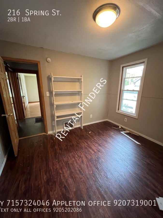 216 Spring St - Photo 3 of 8