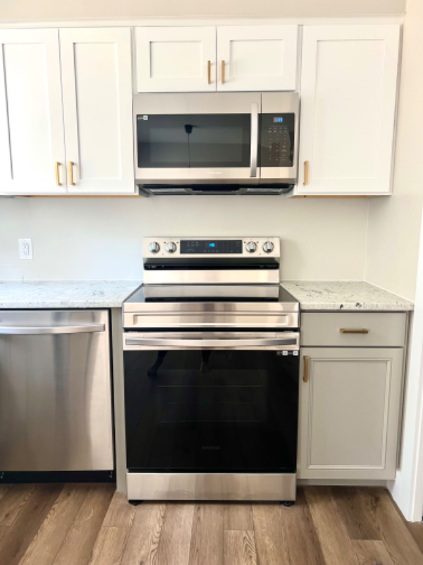 8 Portwest Townhouses #B - Photo 5 of 13