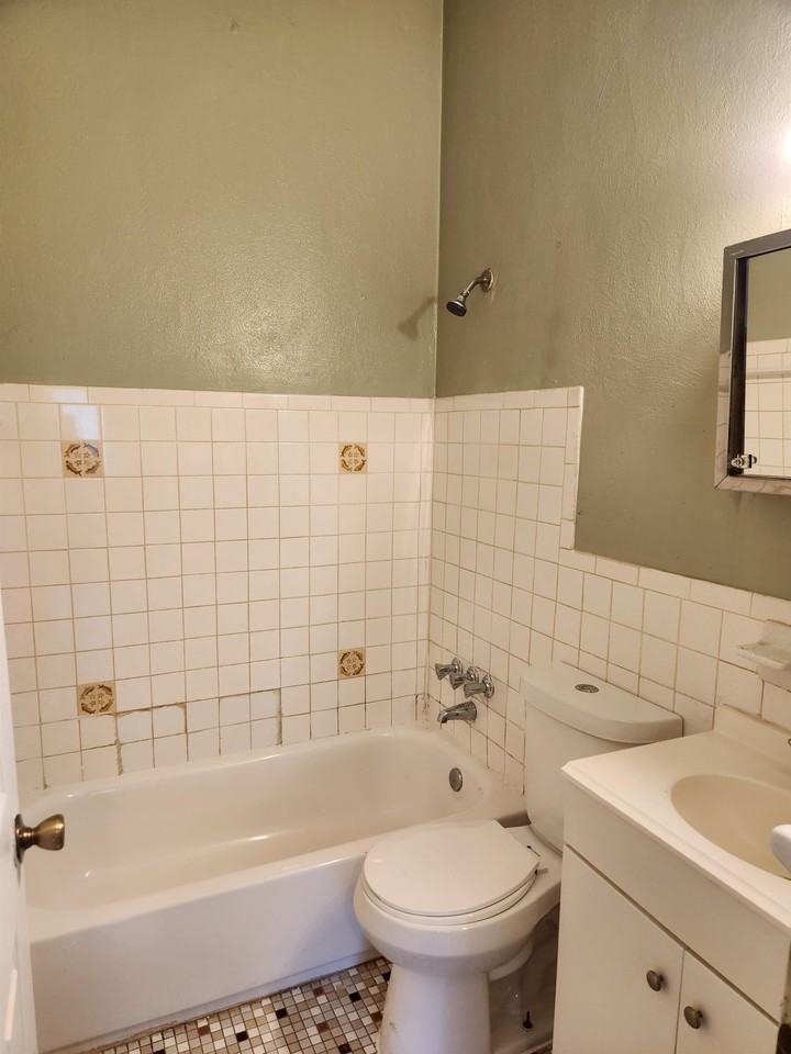 Geraldine - Photo 2 of 5