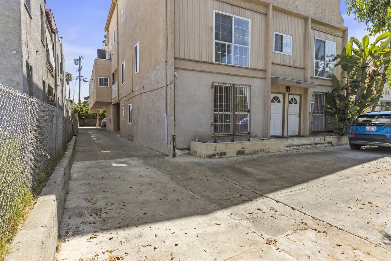 LO - 4532 West 17th Street - Photo 2 of 26