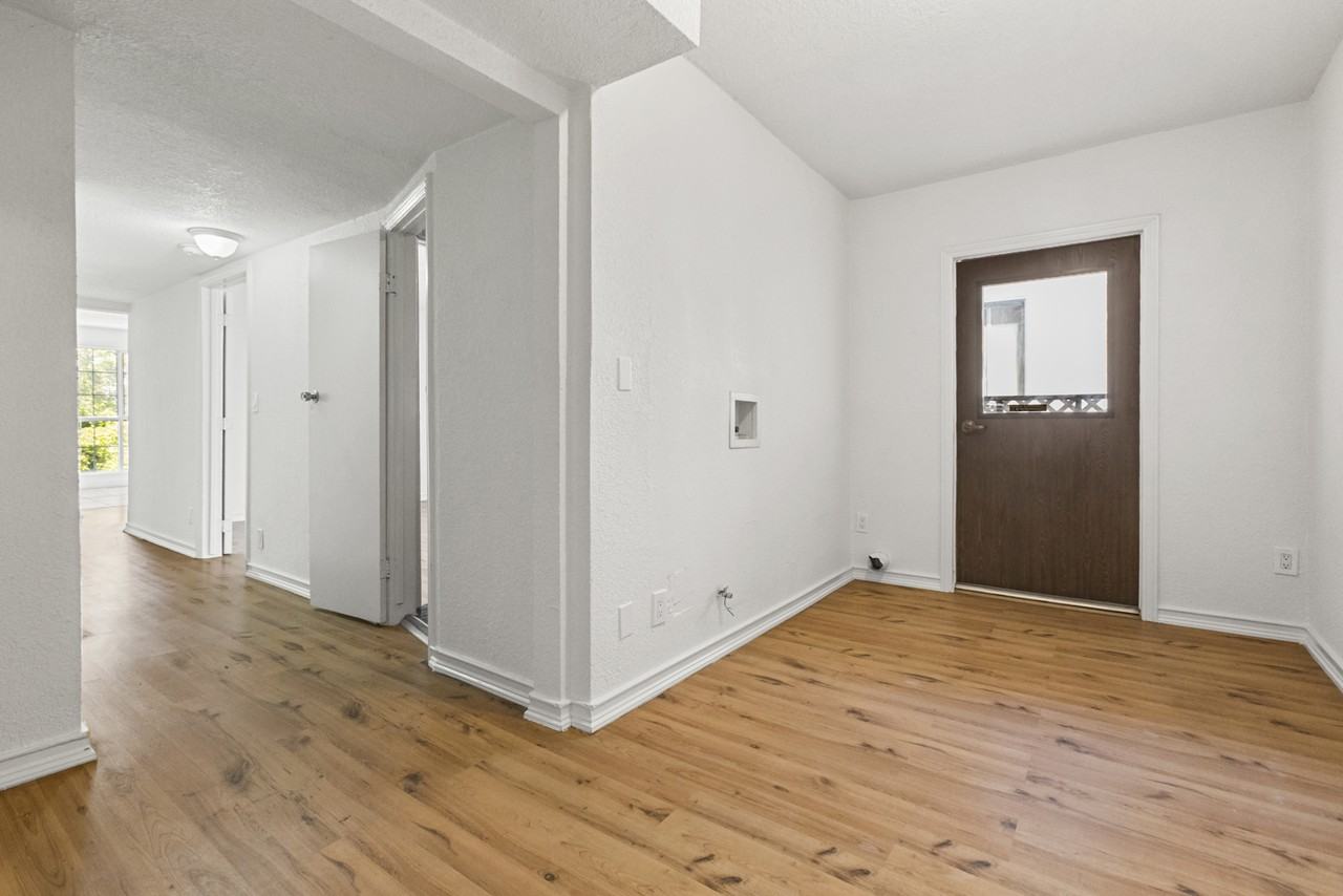 LO - 4532 West 17th Street - Photo 3 of 26