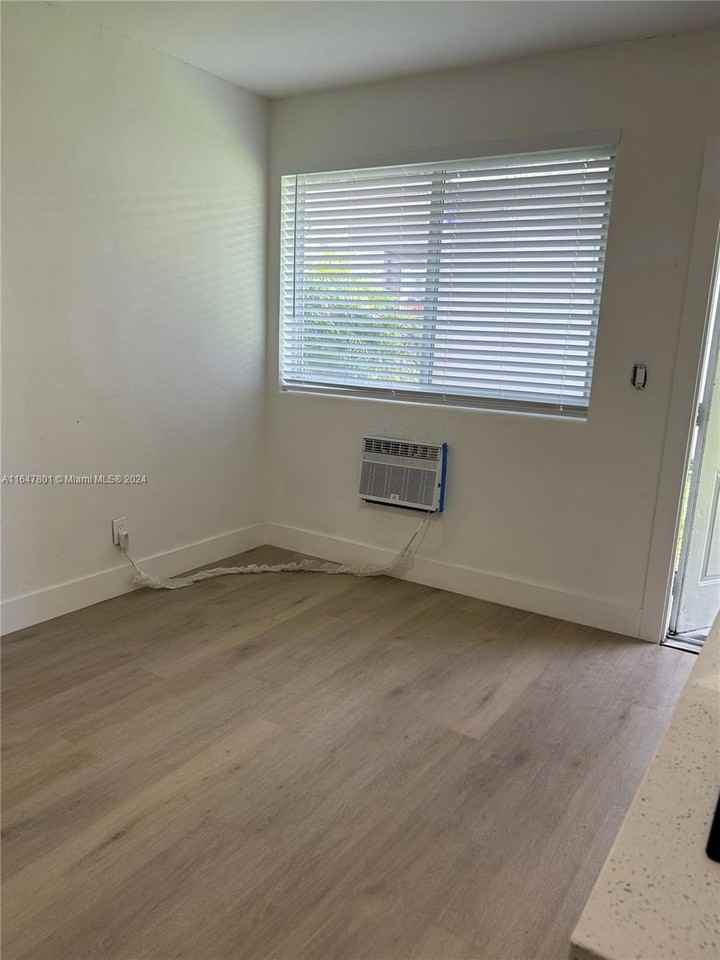 800 N Federal Hwy #5 - Photo 7 of 26