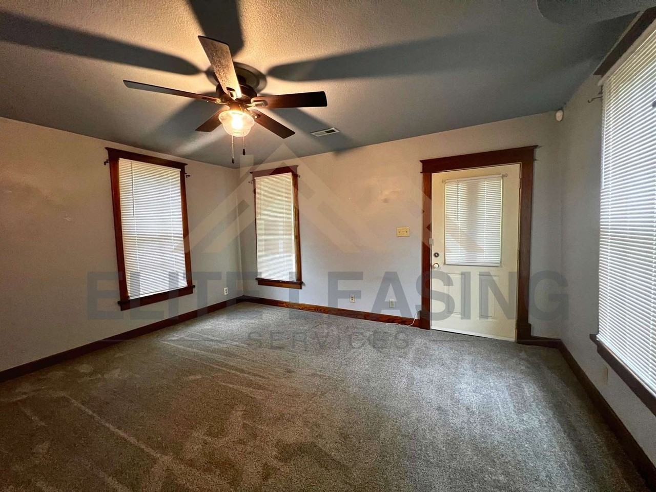 424 Sw Fillmore St - Photo 2 of 12