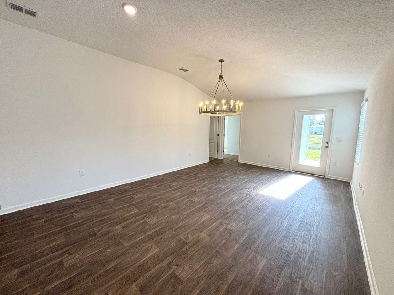 120 Windsor Ln - Photo 3 of 21