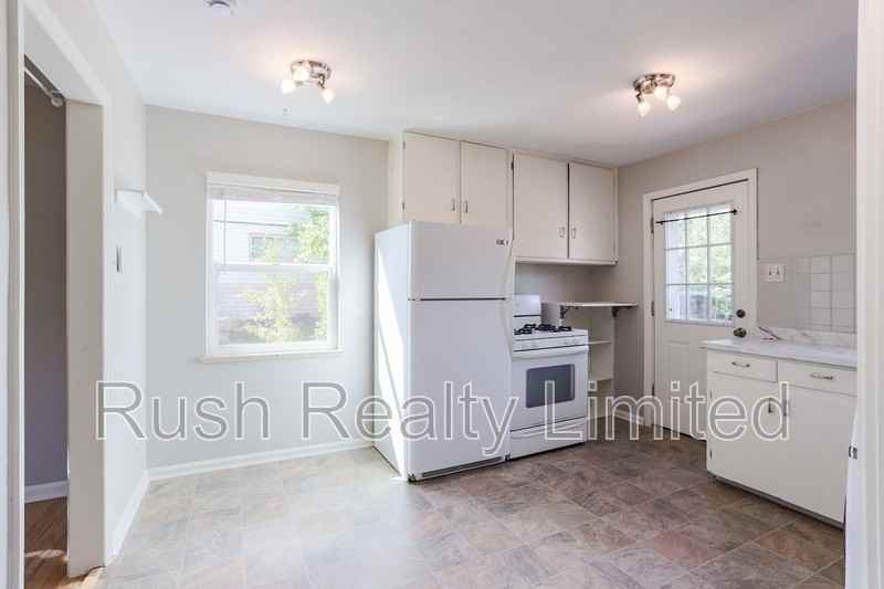 1815 S Knox Ct - Photo 5 of 22