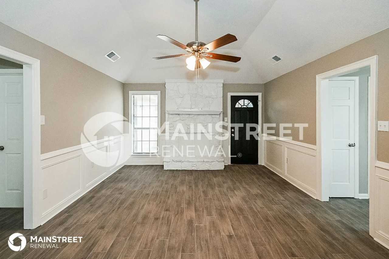 4444 Stoney Creek Cv - Photo 3 of 16