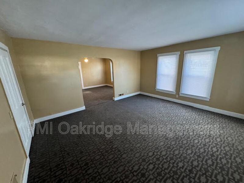 9 N Cleveland St - Photo 2 of 8