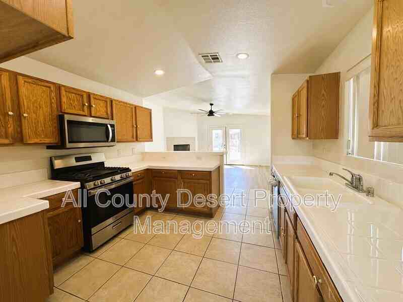 13615 Via Real - Photo 3 of 24