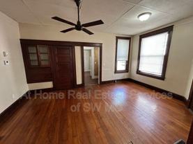 625 S Broadway Ave - Photo 1 of 1