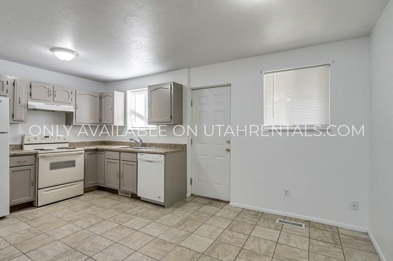 185 Sw - Photo 6 of 18