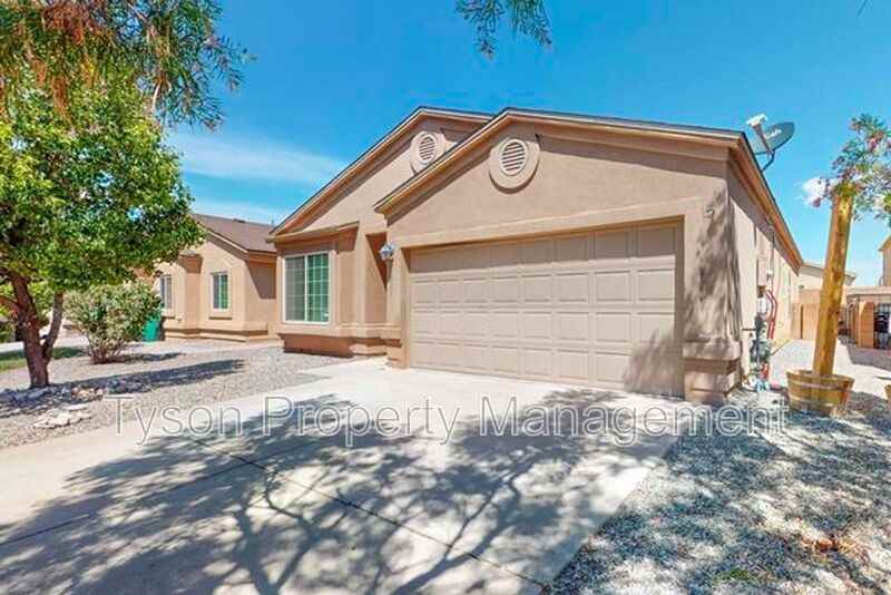 1033 Desert Paintbrush Loop Ne - Photo 6 of 41