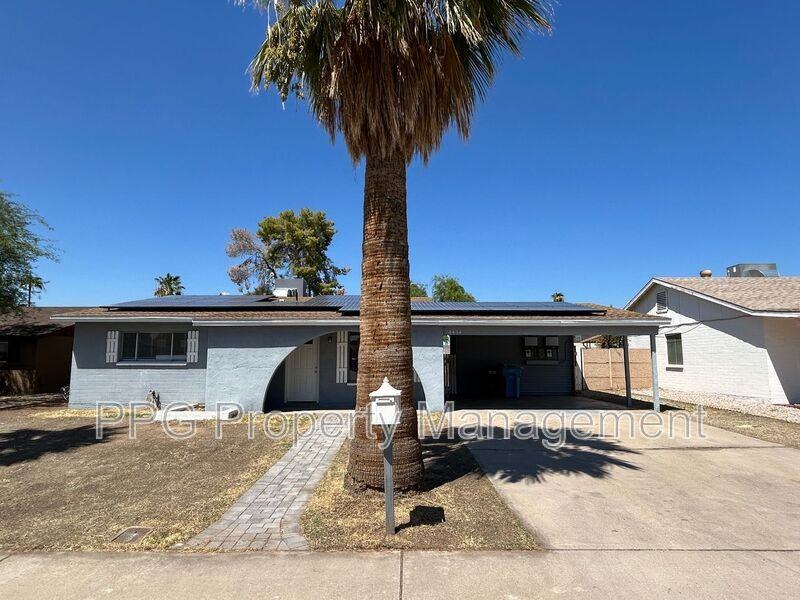 4434 W Altadena Ave - Photo 2 of 16