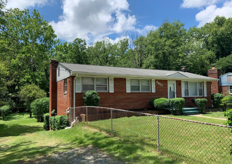 4407 Lakeview Dr - Photo 3 of 29
