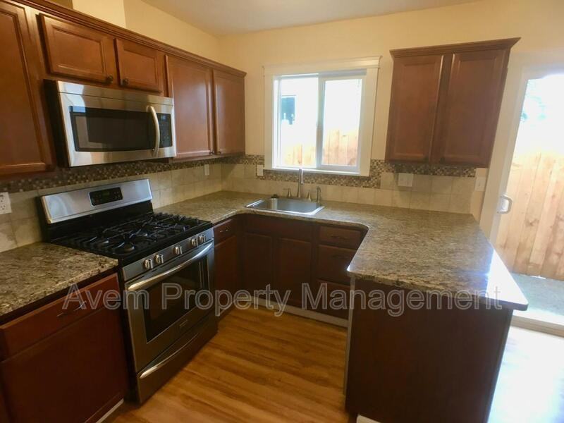 3616 Se 67th Ave - Photo 2 of 10