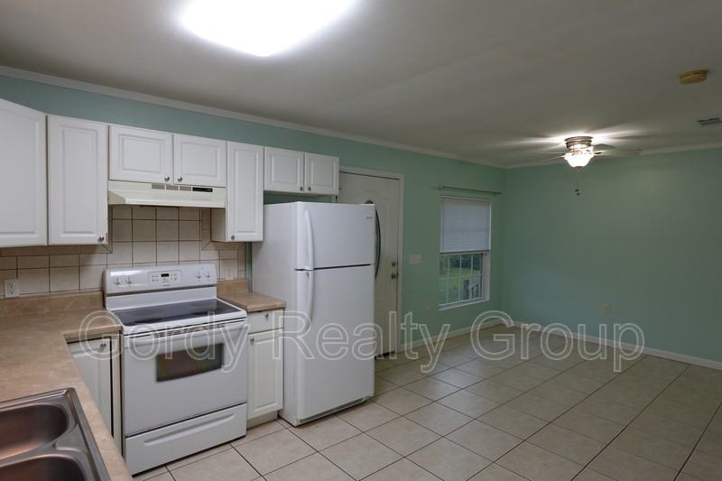 3145B Redbud Ln - Photo 3 of 6