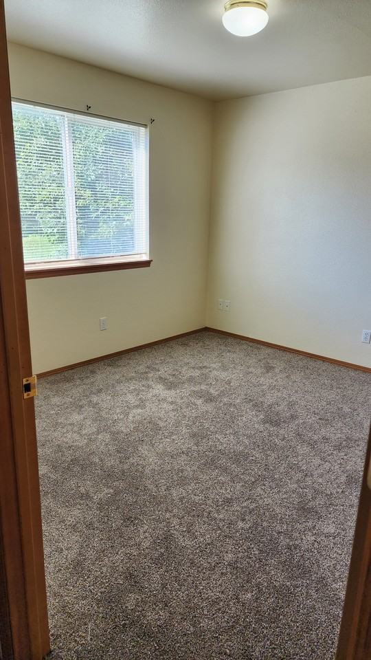 1917 Mount Ave - Photo 2 of 20