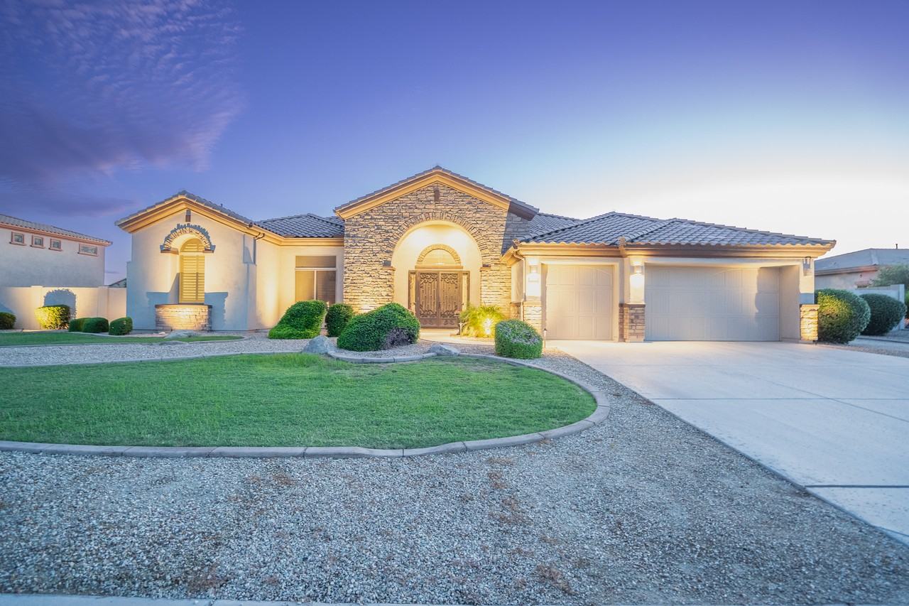 5622 N 184th Dr - Photo 2 of 50