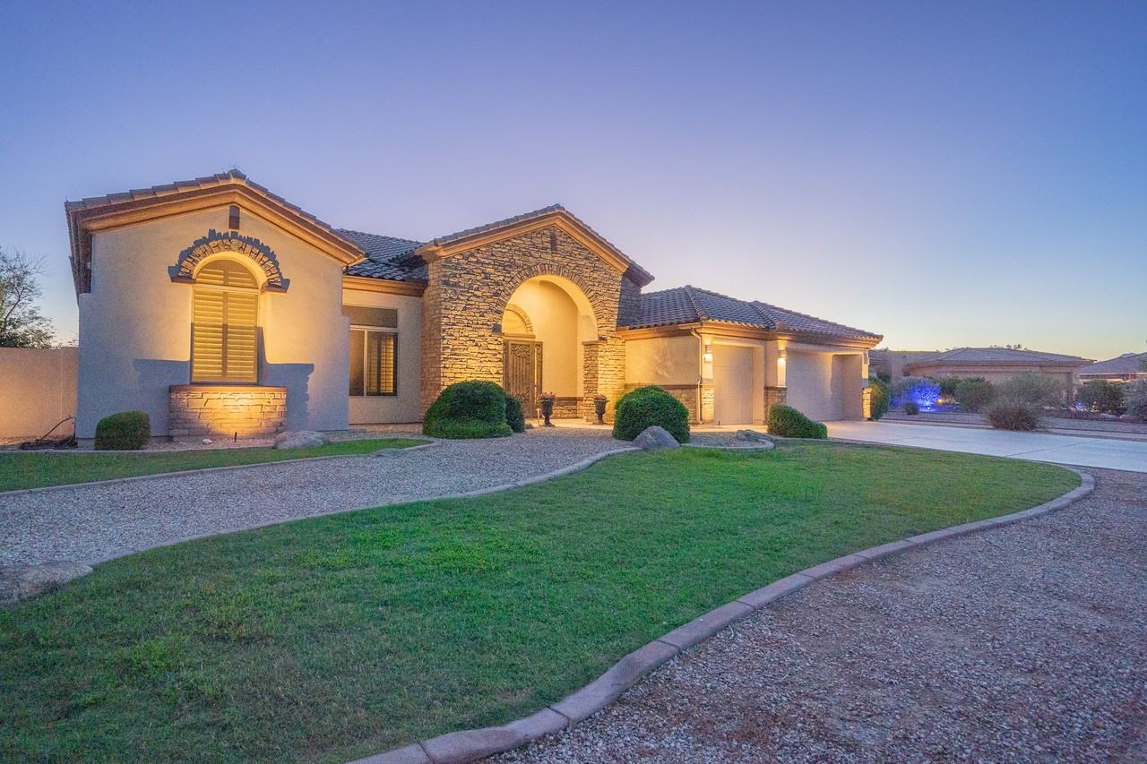 5622 N 184th Dr - Photo 3 of 50