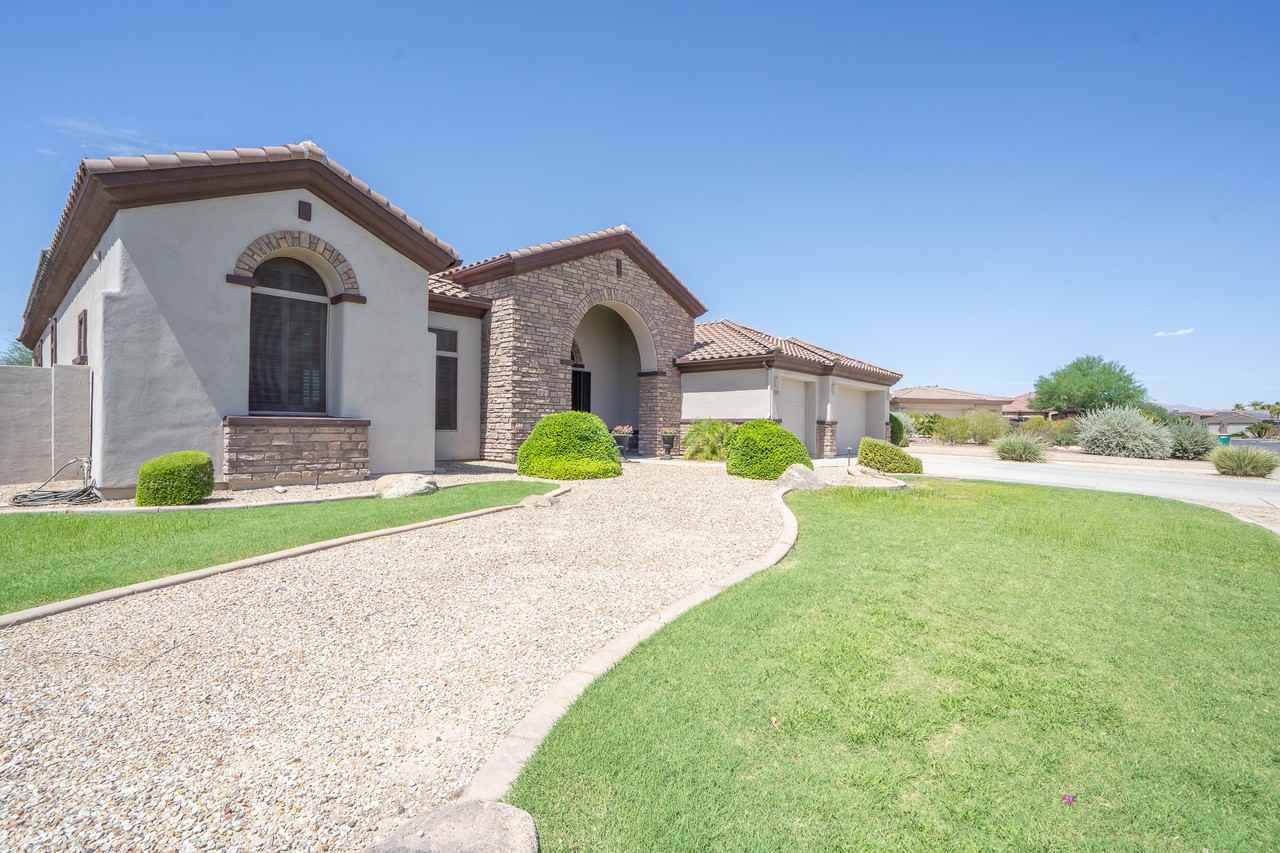 5622 N 184th Dr - Photo 5 of 50