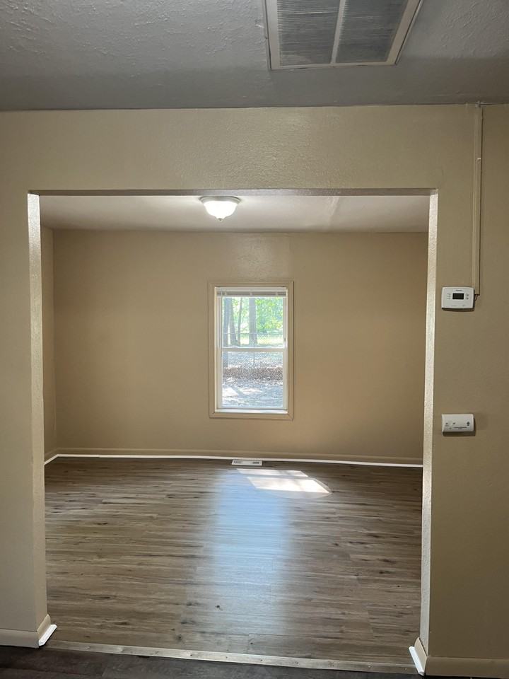 2129 Jarman St - Photo 3 of 14
