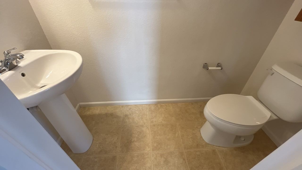 7722 Sandy Springs Pt - Photo 4 of 10