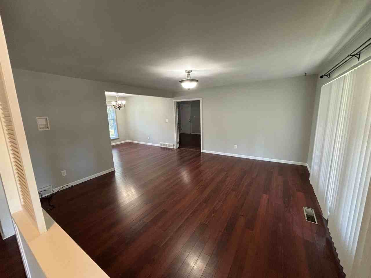 33 Inverness Rd - Photo 2 of 14