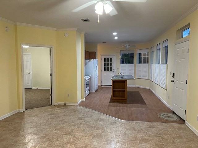 227 Lake Dr N - Photo 3 of 45