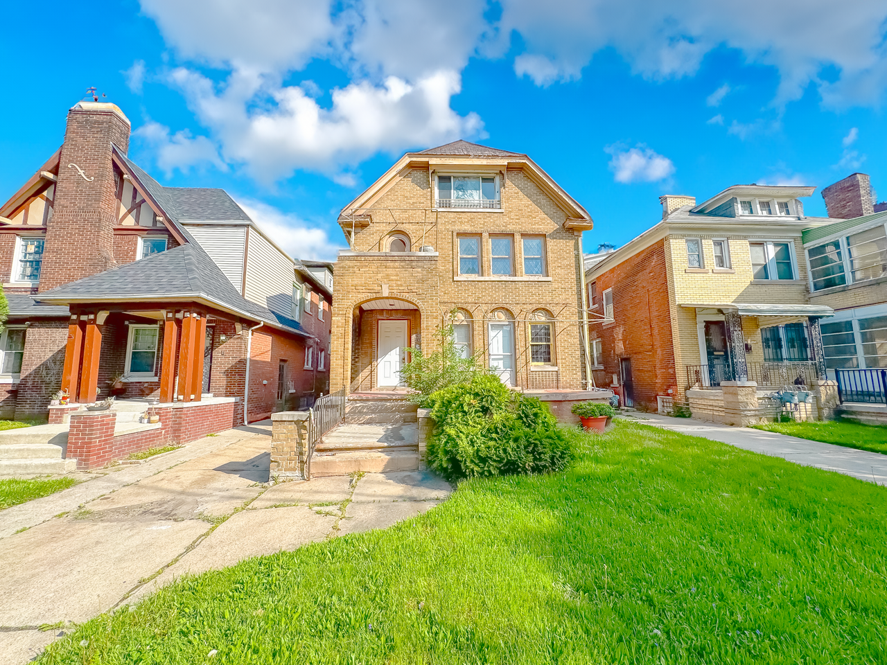 2480 Calvert St - Photo 2 of 2