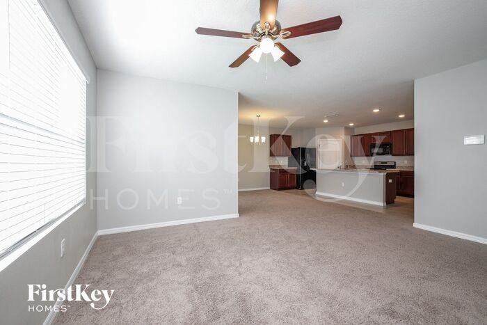 916 Waterville Dr - Photo 3 of 15