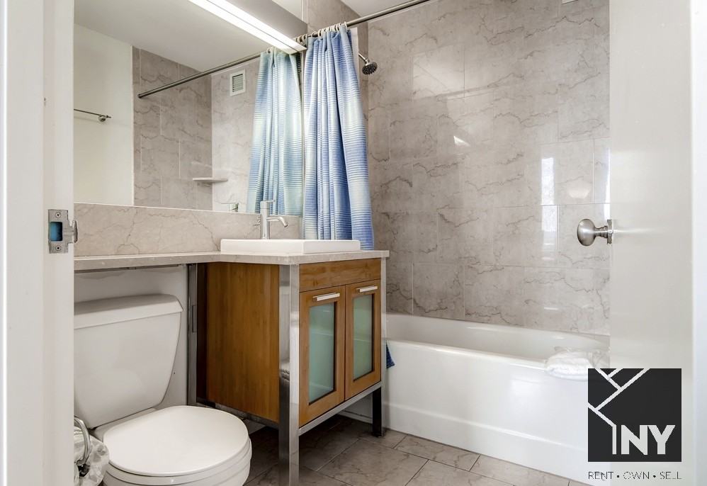 Hanover Sq #8P - Photo 3 of 7