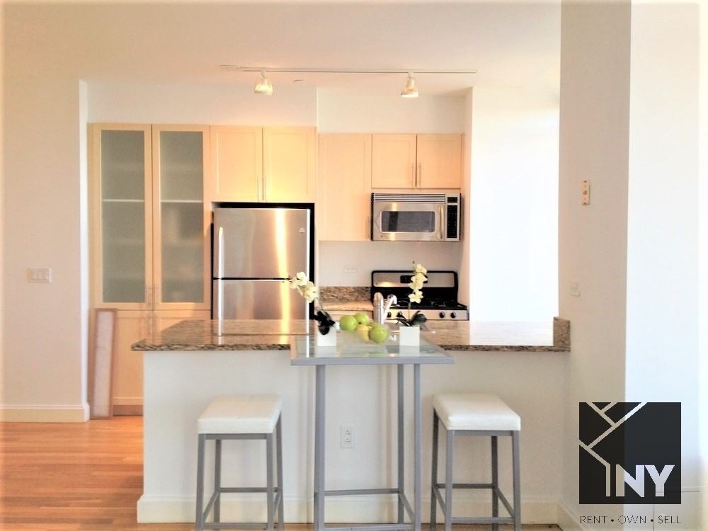 Hanover Sq #18V - Photo 2 of 7