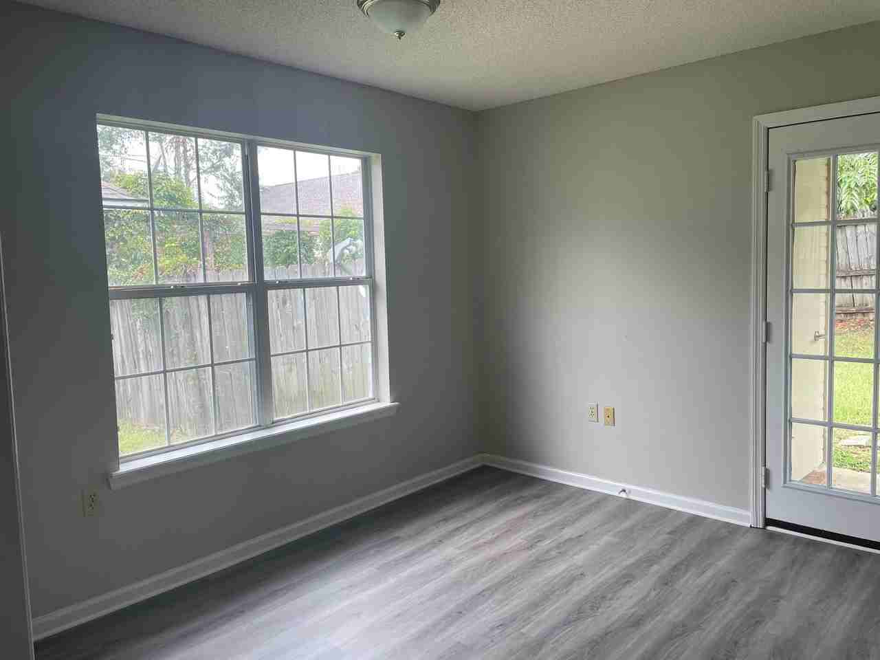 4230 Hamilton Cir - Photo 7 of 23