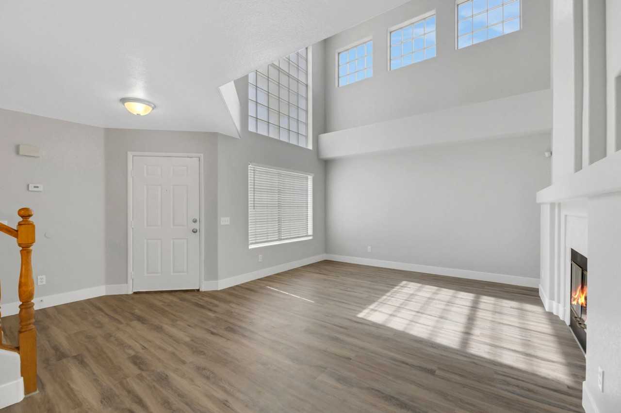 7717 Flourish Springs St - Photo 2 of 21