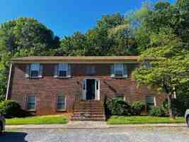 featured image of 682 Laxton Rd