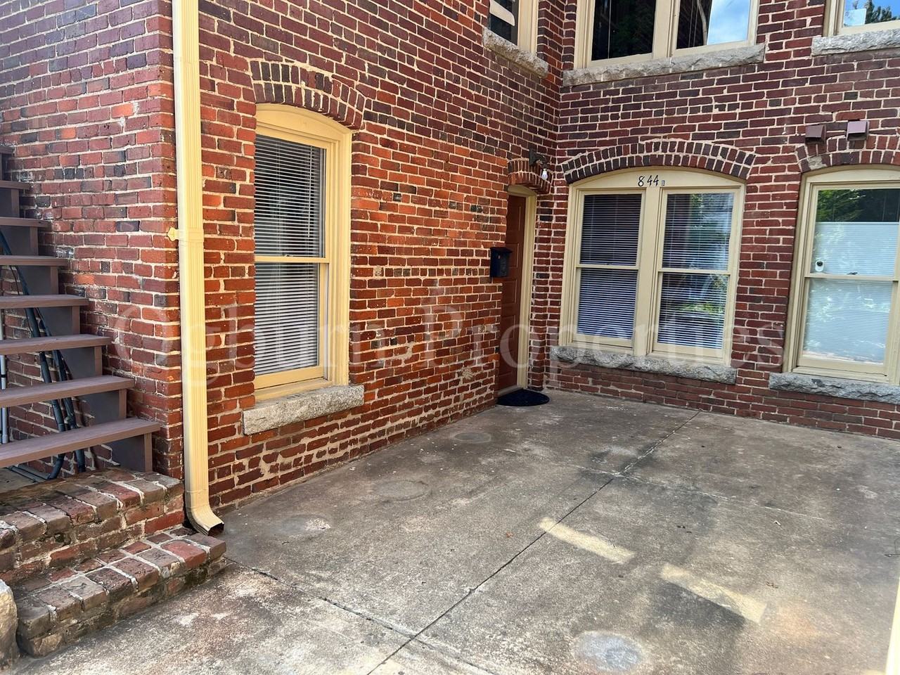 826001 - 840-848 W. FOURTH STREET - Photo 2 of 11