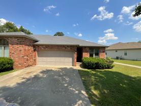 124-126 W Briarbrook - Photo 1 of 1