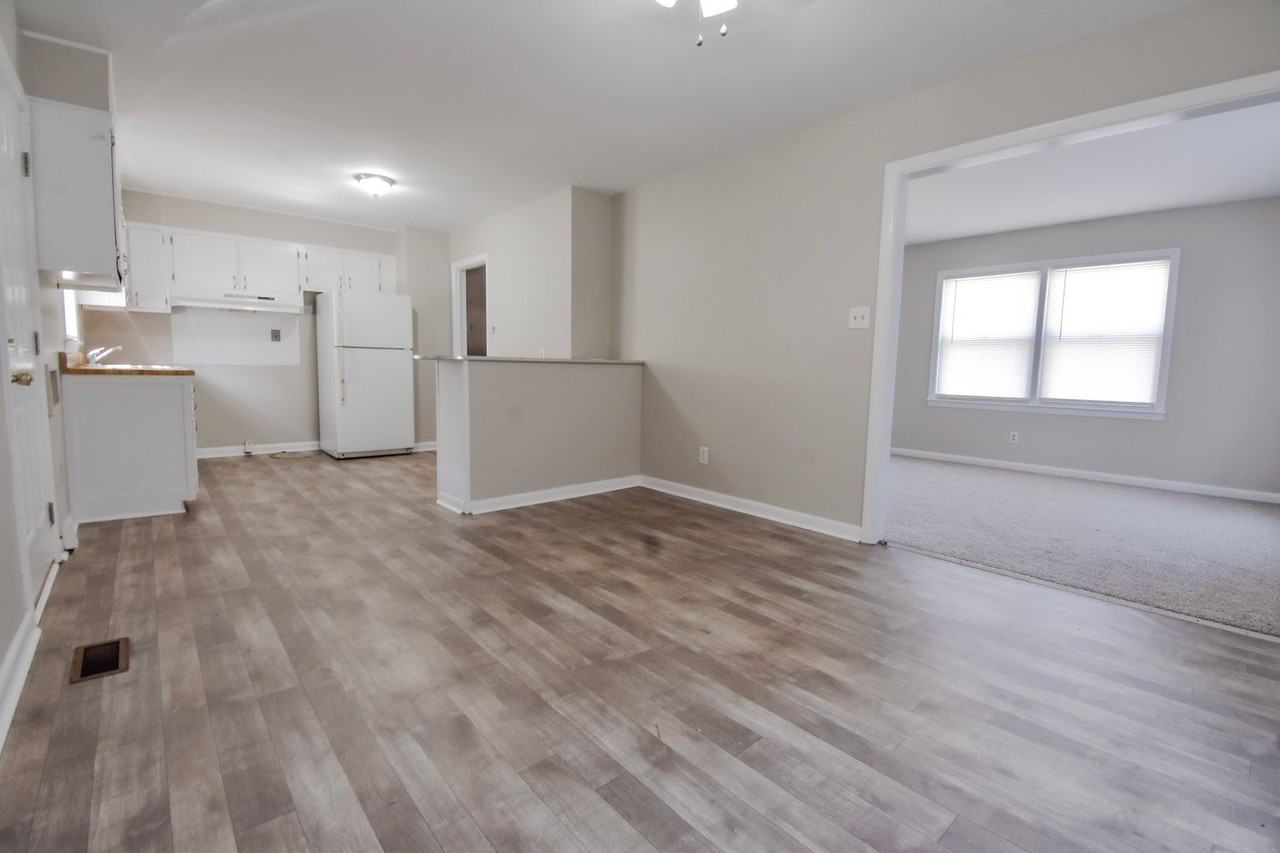 1748 Wayne Ln - Photo 4 of 14