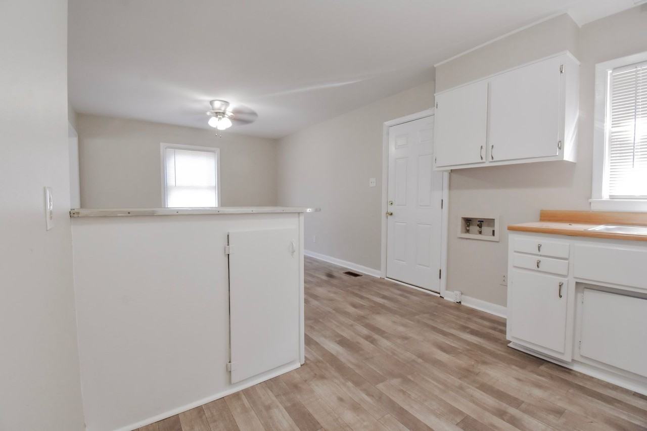 1748 Wayne Ln - Photo 5 of 14