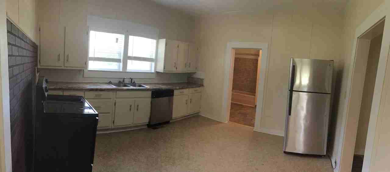 418 Park Rd - Photo 5 of 17