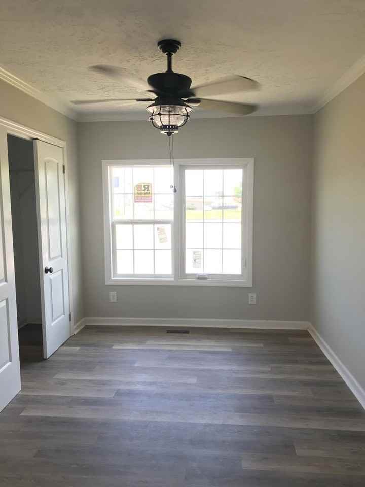 904 Snow St - Photo 6 of 22
