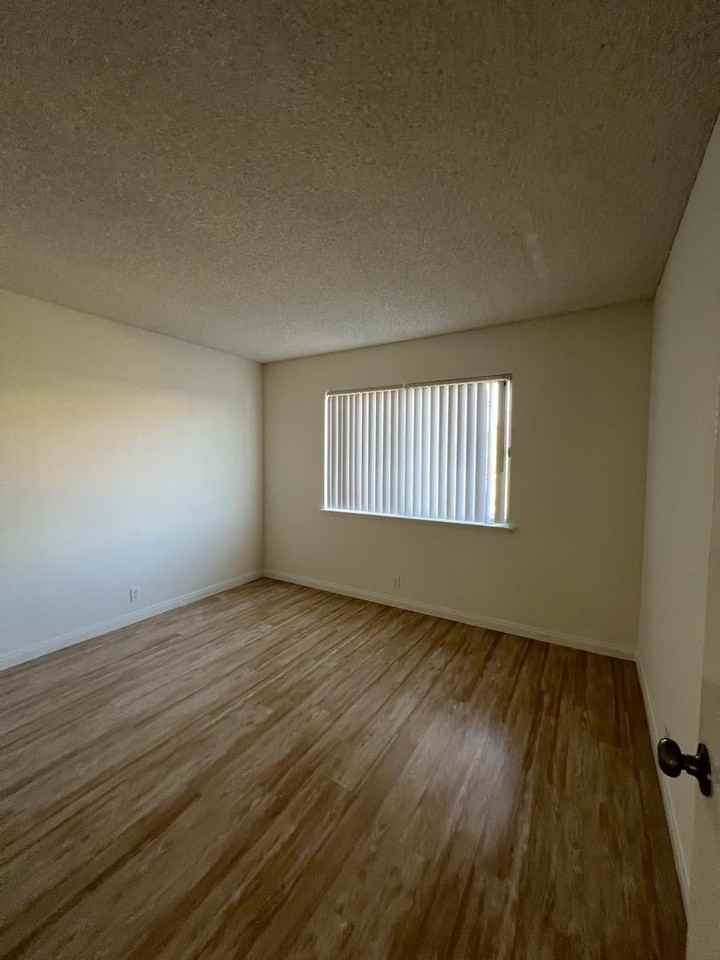 16792 Madrone Cir - Photo 3 of 14