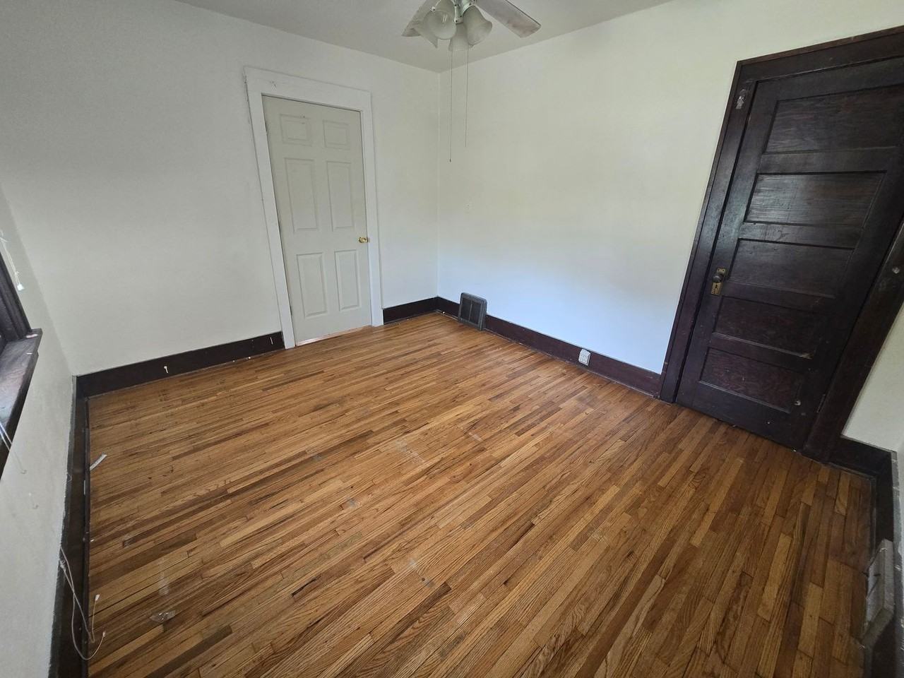 1428 Douglas St - Photo 2 of 8