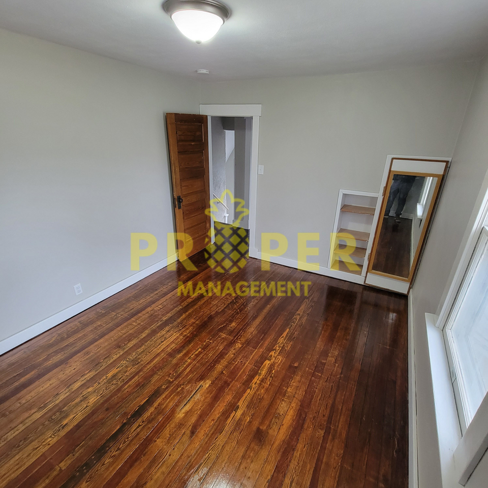 132 Marathon Ave - Photo 3 of 9