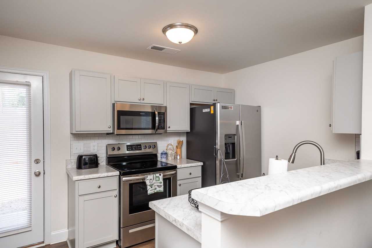 304 Liberty Dr #A - Photo 4 of 8