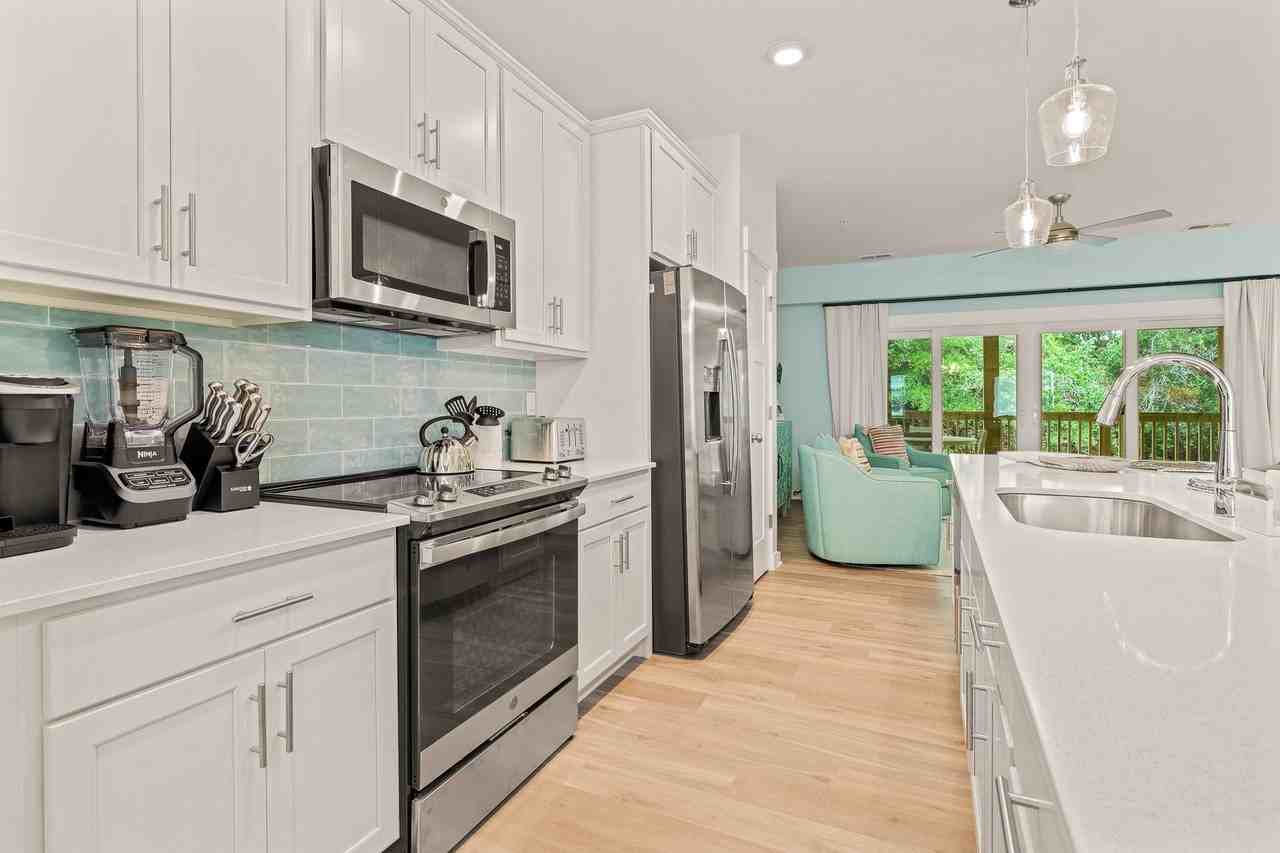 1115 Cambridge Rd - Photo 2 of 8