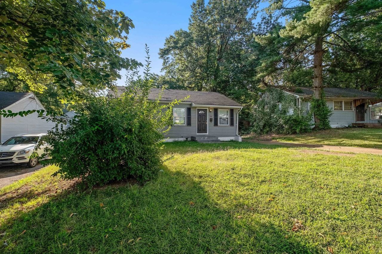 332 Cameron Rd - Photo 3 of 32