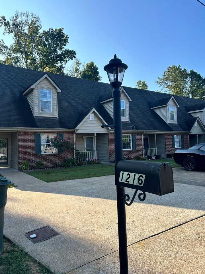 1216 Lenny Ln - Photo 2 of 21