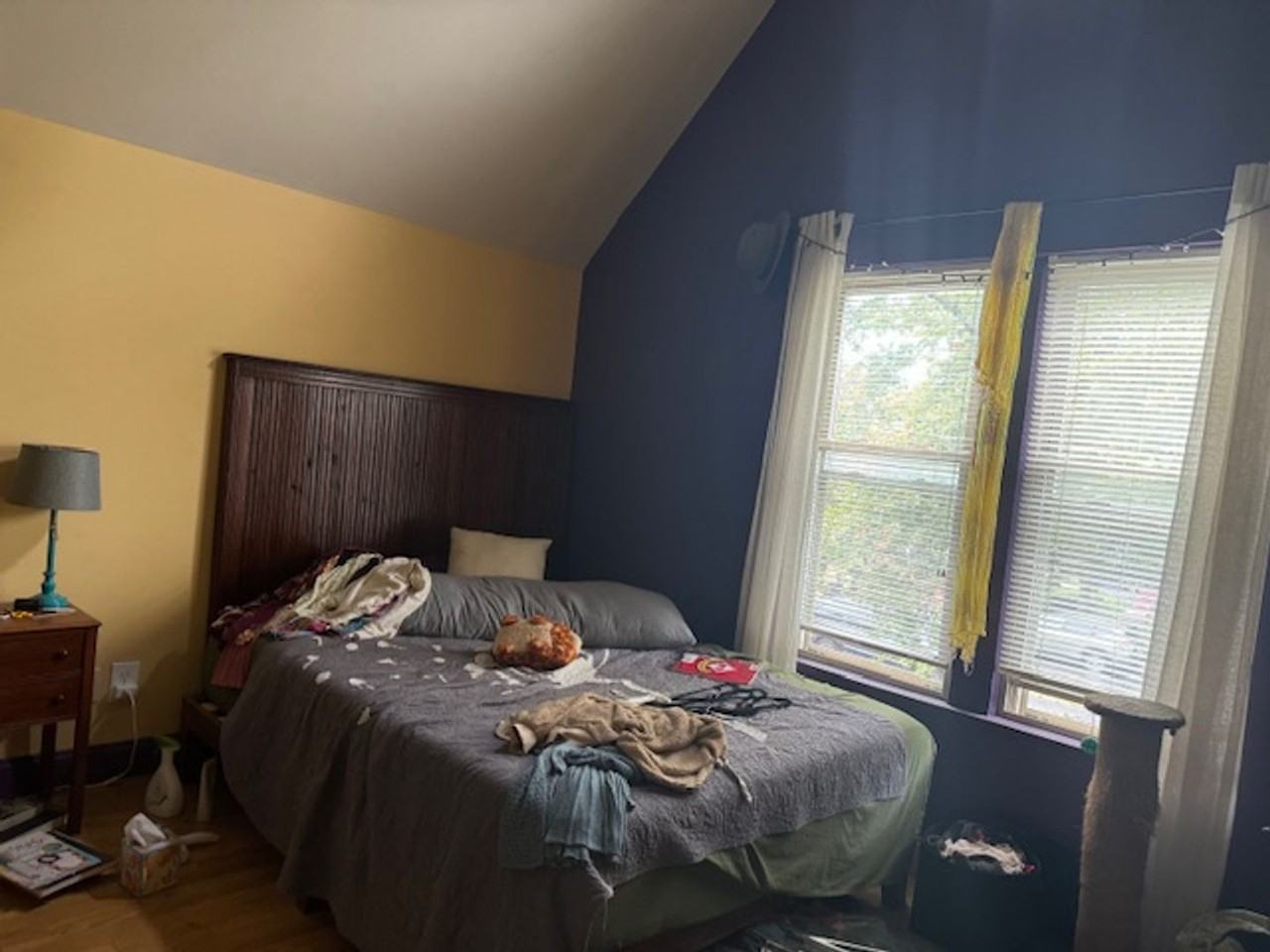 780 University Ave - Photo 4 of 25