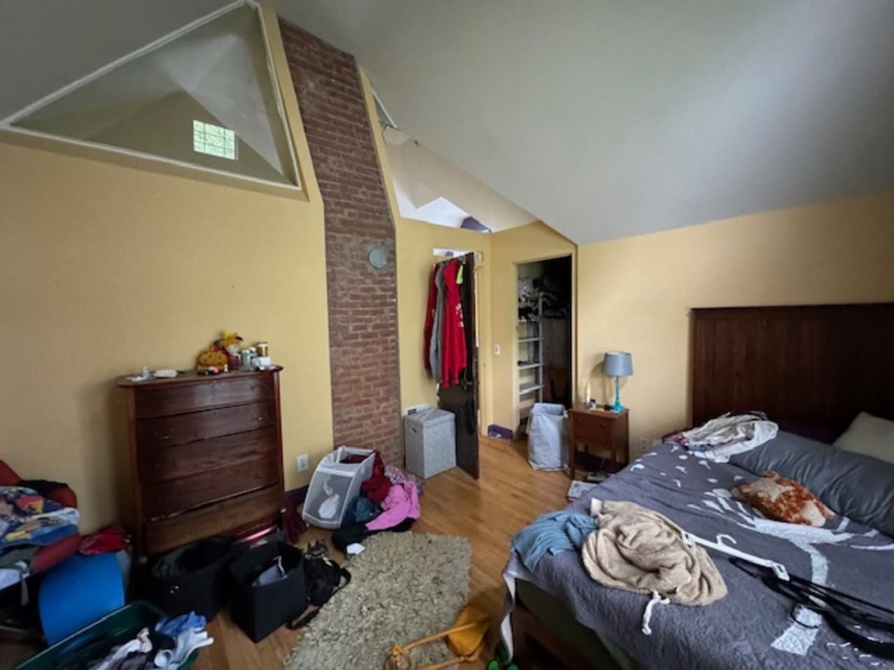 780 University Ave - Photo 5 of 25