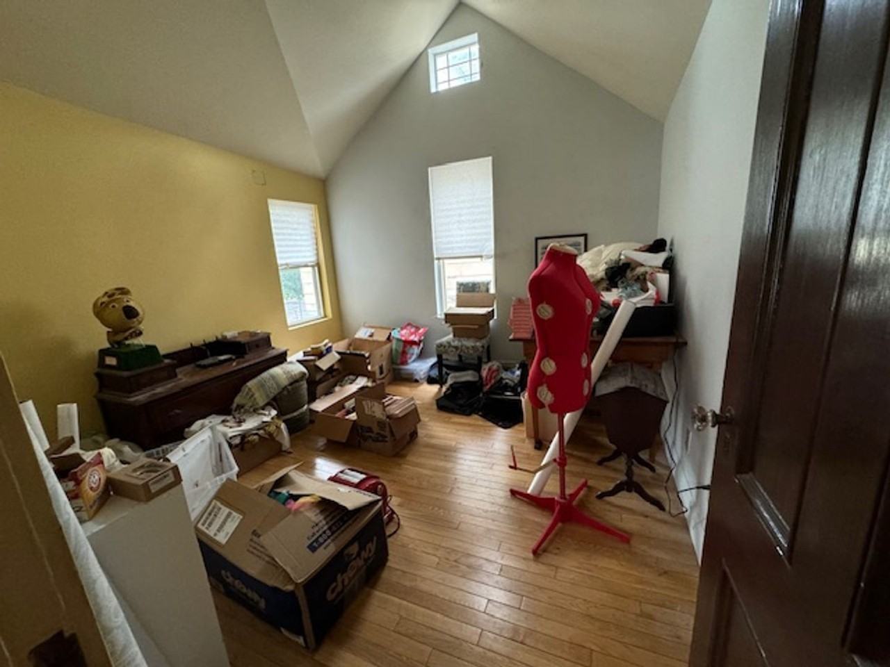 780 University Ave - Photo 7 of 25